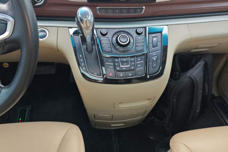 Used Buick GL8 2014 3.0L GT Luxury Business Haoya Edition
