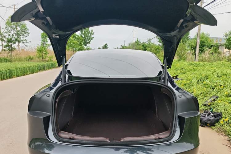 Used Tesla Model 3 2025 Rear-Wheel-Drive Version