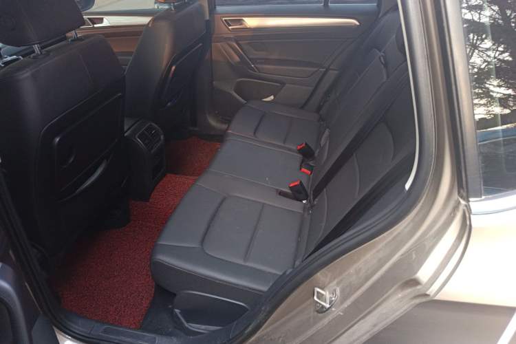 Used Volkswagen Golf Sportsvan 2019 280TSI Automatic Trendy Edition China V Standard Left Rear Seat