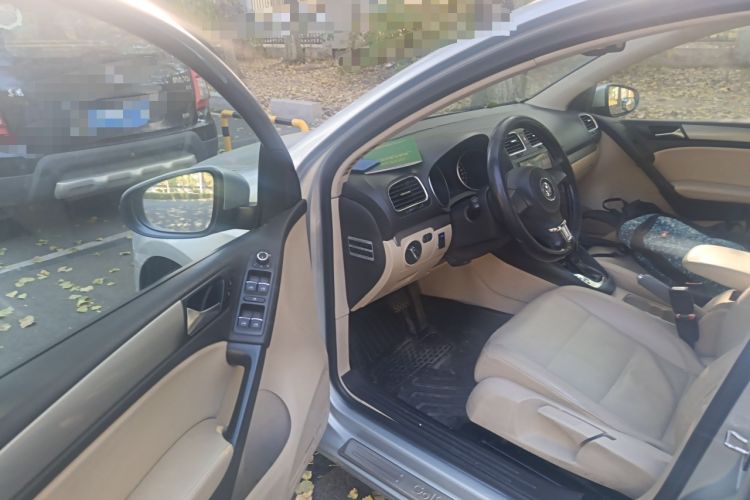 Used Volkswagen Golf 2012 1.6L Automatic Fashion Model