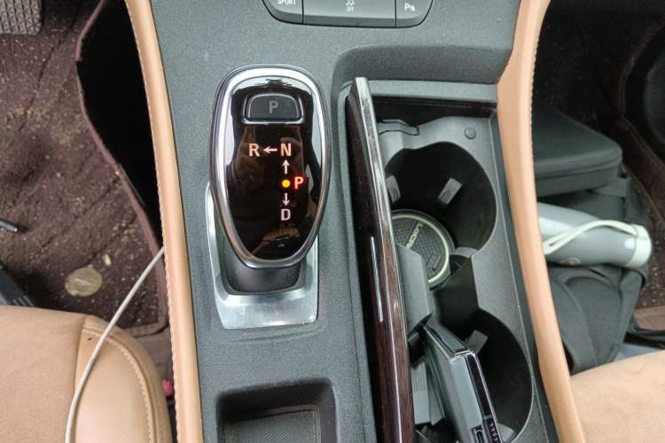 Used Buick LaCrosse 2016 20T Elite Edition Gear Lever