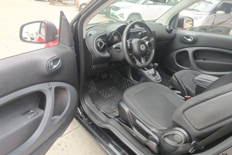Used smart fortwo 2015 1.0L 52 kW Hardtop Passion Edition