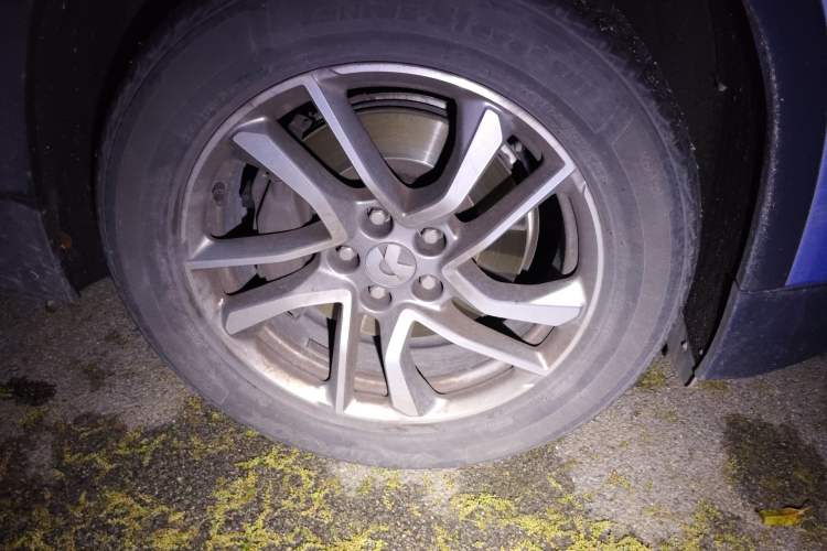 Used Nio ES6 2020 420 km Sport Edition Right Front Wheel Hub