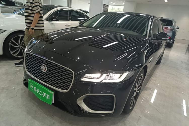 Used Jaguar XFL 2024 2.0T P250 Two-Wheel Drive Prestige Luxury Edition Guazi used car, China used car export, Used car for sale, Used Jaguar cars, Cheapest cars for sale