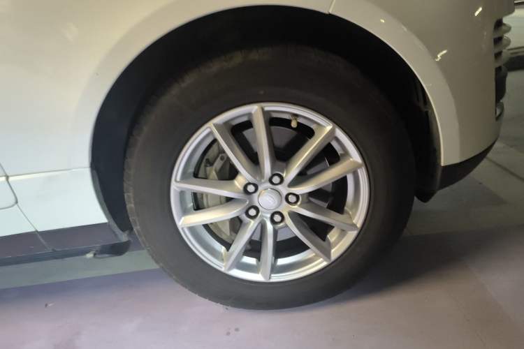 Used Land Rover Range 2019 3.0 SC V6 Grand Edition Right Front Wheel Hub