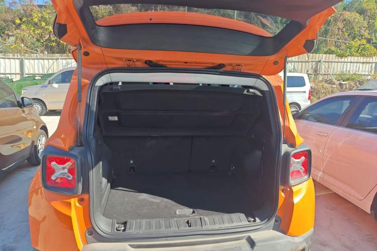 Used Jeep Renegade 2019 220T Automatic Leading Edition