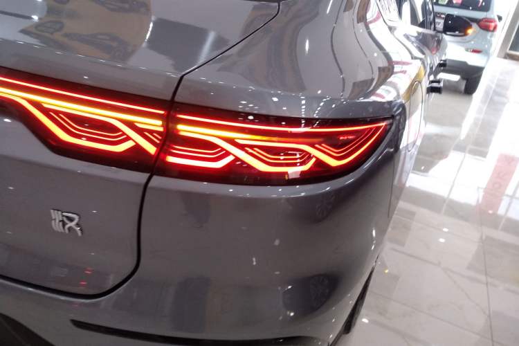 Used BYD Han 2024 DM-i Glory Edition 121KM Premium Model
