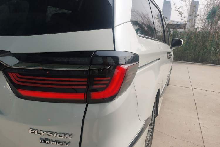 Used Honda Elysion 2022 2.0L eHEV Luxury Edition
