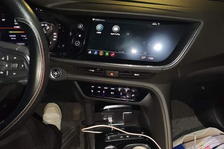 Used Buick Envision 2022 Facelift Encore S 552T Two-Wheel-Drive Luxury Model
