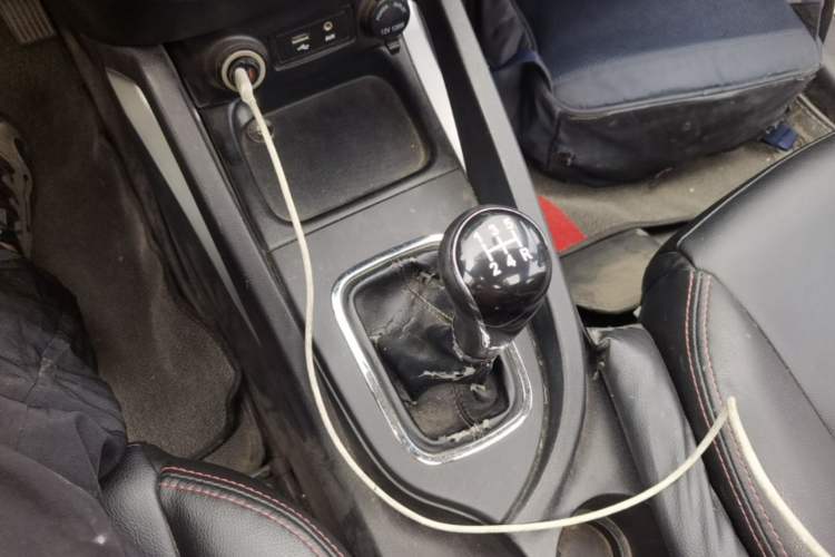 Used CHANGAN CS35 2015 1.6L Manual Luxury Model China V Standard
