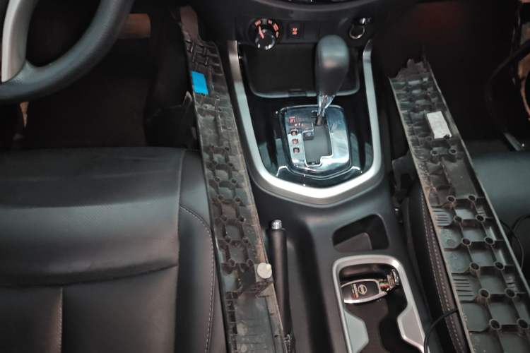 Used Nissan Terra 2020 2.5L XL Upper 4WD Automatic Four-Wheel Drive Luxury Edition
