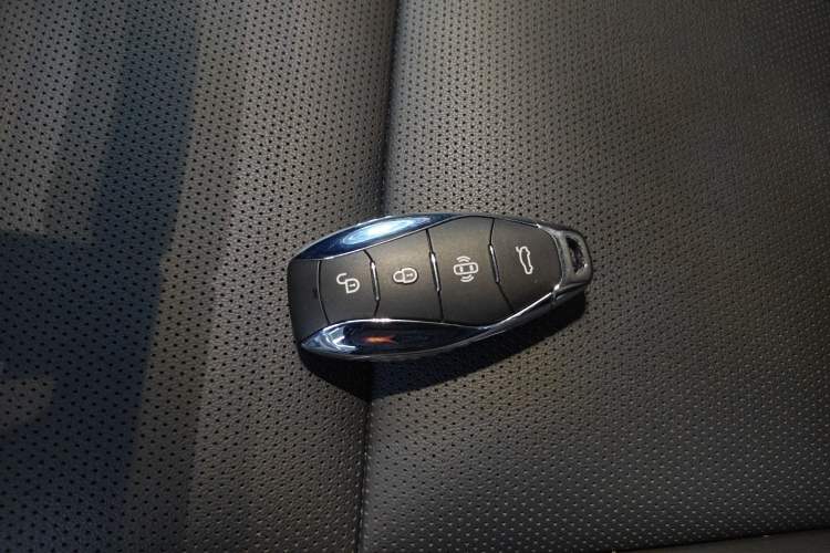 Used Hongqi HS3 PHEV 2025 Model PHEV 117km Jingwei PLUS Edition Vehicle Key