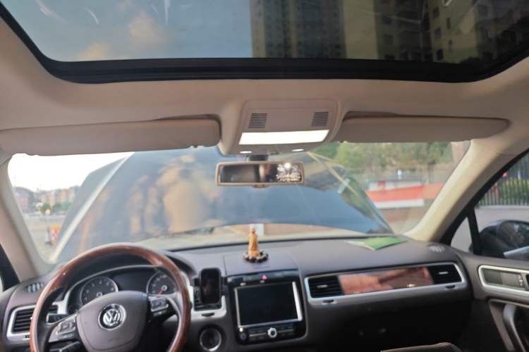 Used Volkswagen Touareg 2011 3.0 TSI Comfort Version
