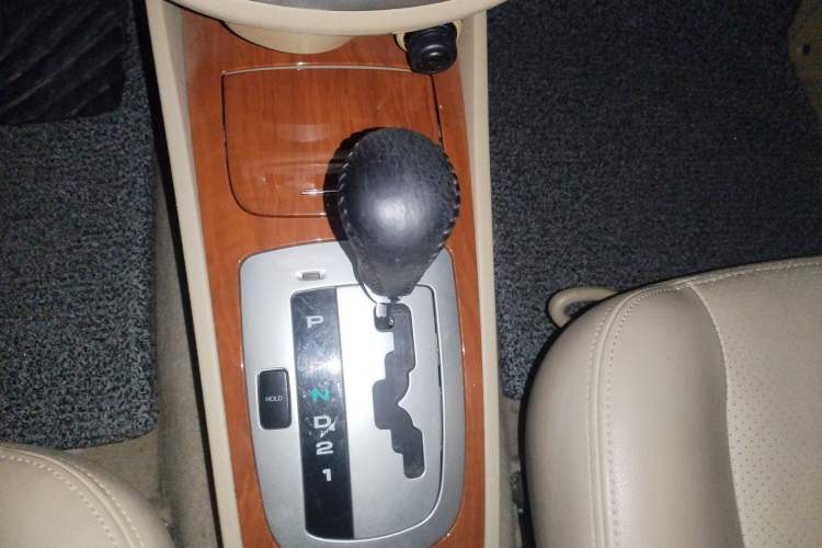 Used Buick Excelle 2011 1.6 LE-AT Gear Lever