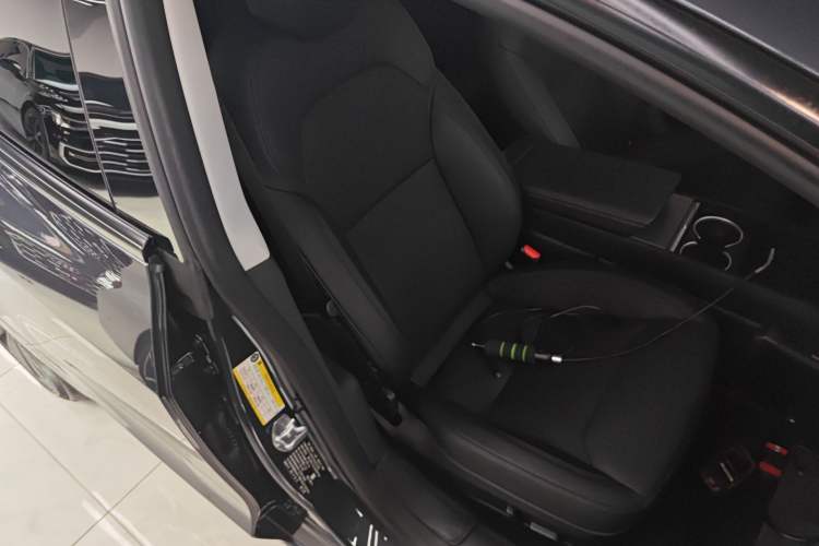 Used Tesla Model 3 2023 Long-Range All-Wheel-Drive Version
