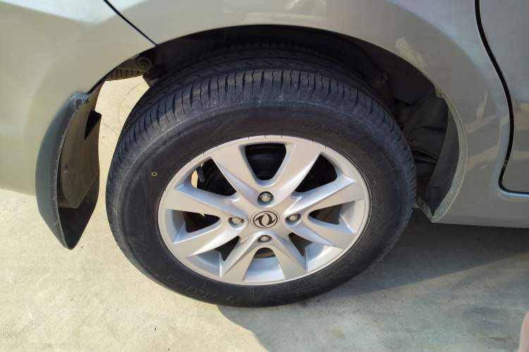 Used Dongfeng Fengon 330 2019 1.5L 330S Manual Comfort Version China VI Standard
