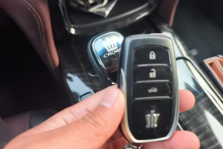 Used Toyota Crown 2017 2.0T Sport Edition
