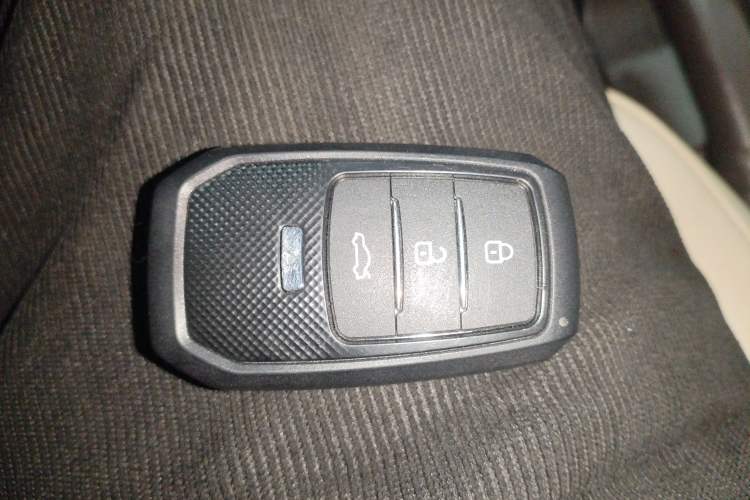 Used Toyota Prado 2017 4000 TXL Dual Airbags Side-Mounted – Middle East Version