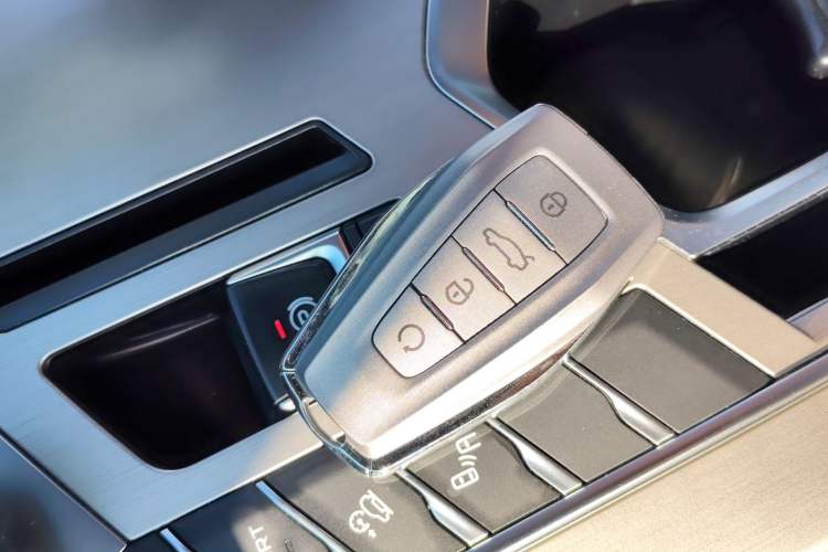 Used Geely Auto Coolray 2020 PRO 260T DCT Knight Vehicle Key