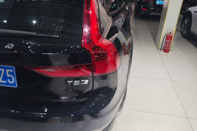 Used Volvo V90 2017 Cross Country T5 AWD Smart Range Edition Right Rear Taillight