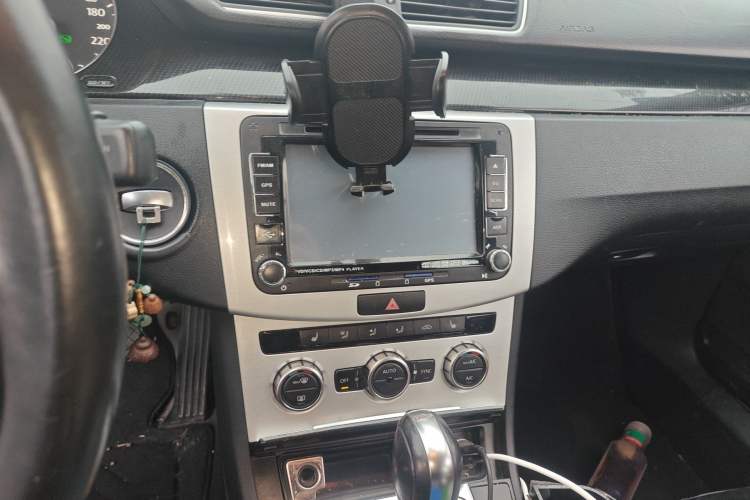 Used Volkswagen Magotan 2012 Revised 1.8TSI Luxury Version Audio And AC Panel