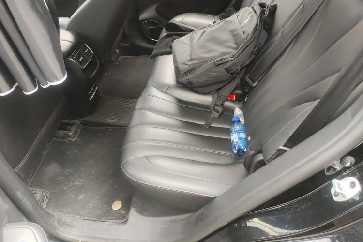 Used Roewe RX5 MAX 2019 300TGI Automatic 4G Connect Luxury Edition Left Rear Seat