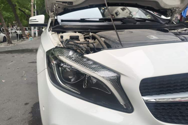 Used Mercedes-Benz A-Class 2018 A 200 Fashion Model Right Front Headlight