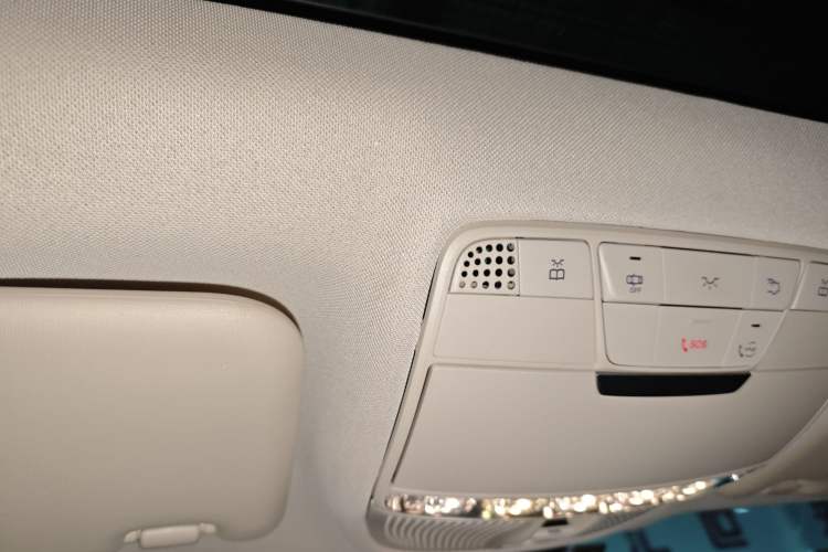 Used Mercedes-Benz E-Class New Energy 2022 Restyled E 350 e L Plug-in Hybrid Sedan Headliner