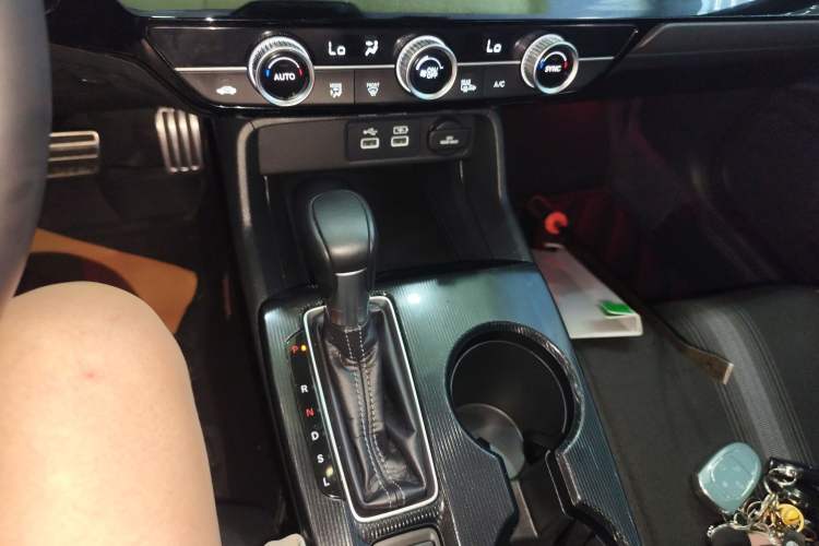 Used Honda Civic 2022 240TURBO CVT Dynamic Edition Gear Lever