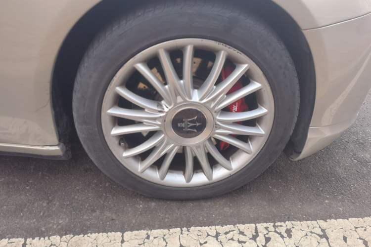 Used Maserati President 2013 3.0T Standard Model Right Front Wheel Hub