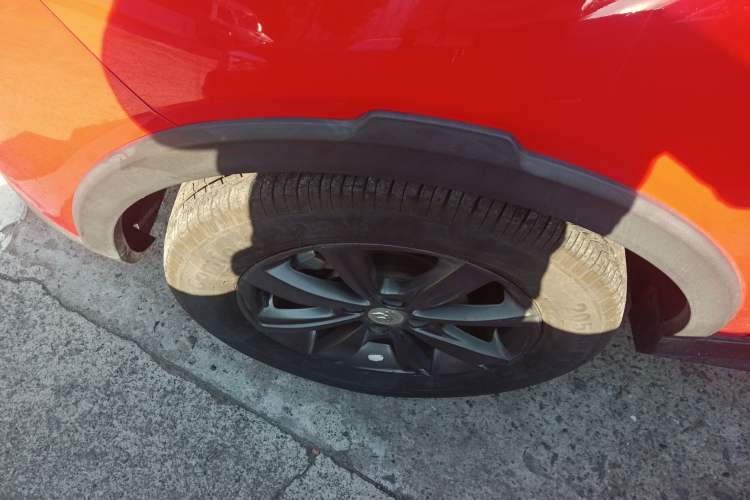 Used BYD Yuan New Energy 2019 EV360 Smart Connect Leading Model Exterior 7