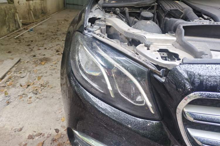 Used Mercedes-Benz E-Class 2016 E 300 L Sporty and Stylish Model