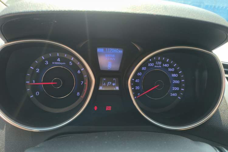 Used Hyundai Elantra (5th Generation / Langdong) 2016 1.6L Automatic Smart Version
