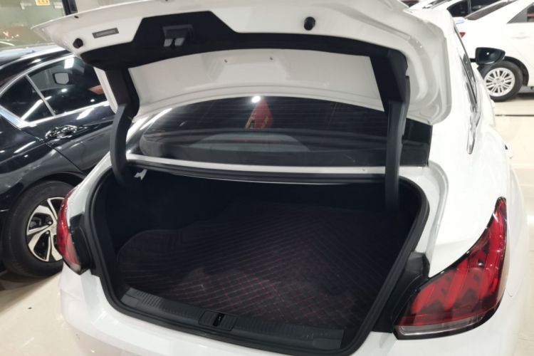 Used MG 5 2022 180 DVVT CVT Youth Luxury Edition
