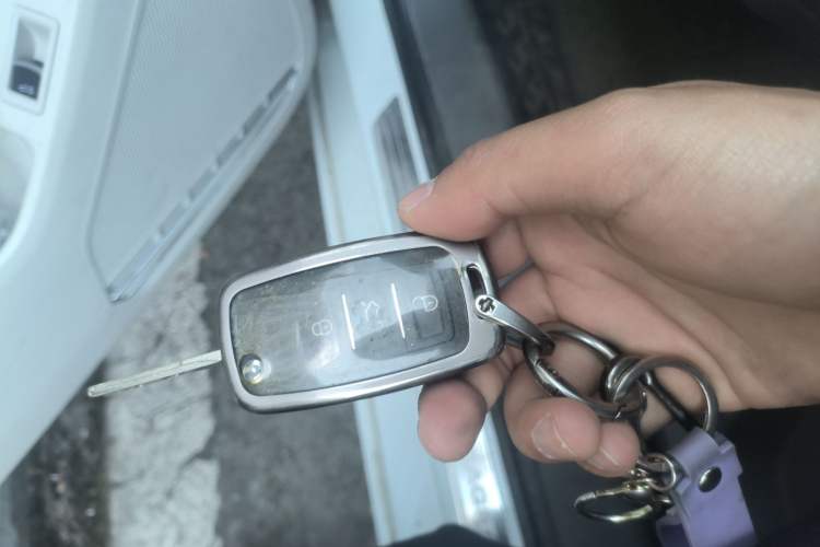 Used Volkswagen Sagitar 2015 1.6L Automatic Comfort Model Vehicle Key