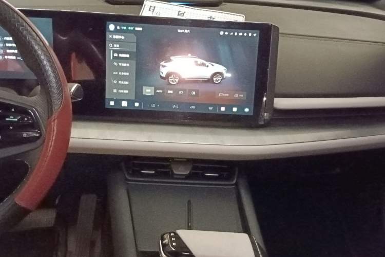 Used CHANGAN UNI-T 2023 Second-Generation 1.5T Prestige Model Audio And AC Panel