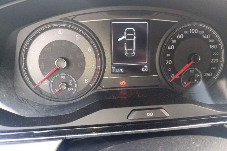 Used Volkswagen Lamando 2019 280TSI DSG Comfort Edition China VI standard Odometer Close Up