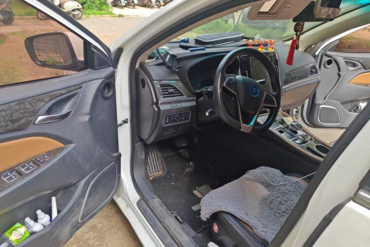 Used BYD Qin New Energy 2017 1.5T Luxury Model Driver Seat