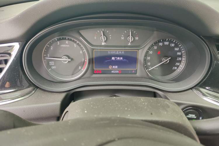 Used Buick Regal 2022 552T Smart Edition Odometer Close Up