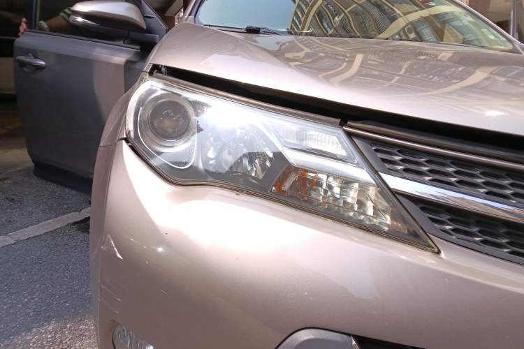 Used Toyota RAV4 2015 2.0L CVT Two-Wheel Drive Fashion Edition