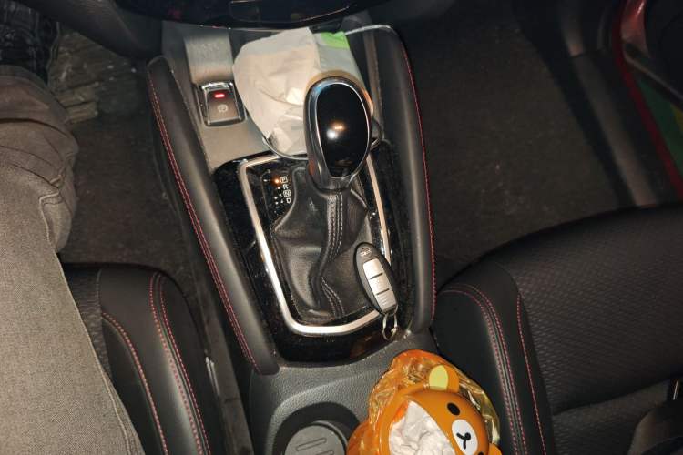 Used Nissan Qashqai 2019 2.0L CVT Luxury Edition Gear Lever