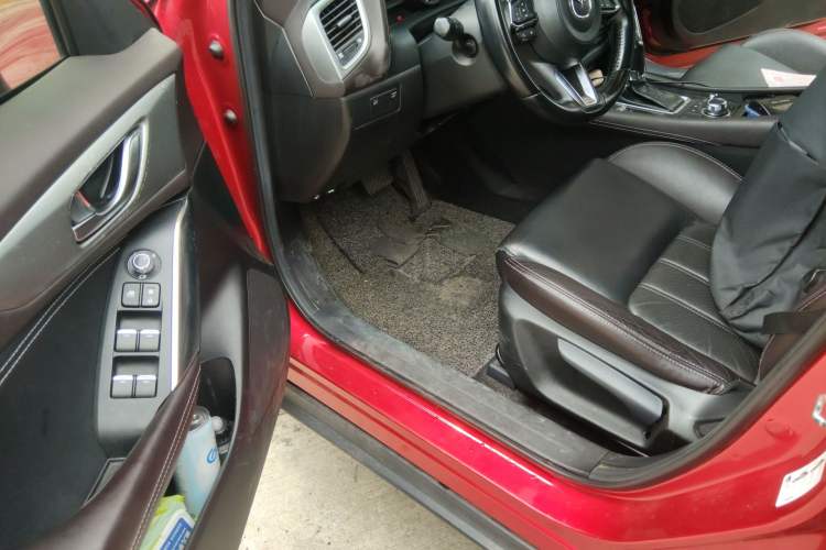 Used Mazda CX-4 2018 2.0L Automatic Two-Wheel Drive Blue Sky Premium Upgrade Version China V Standard
