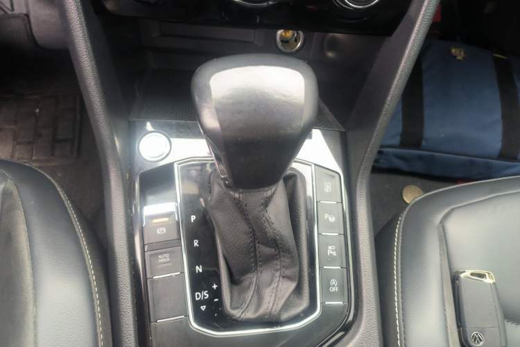 Used Volkswagen Tiguan L 2021 330TSI Automatic Two-Wheel Drive R-Line Enhanced Edition