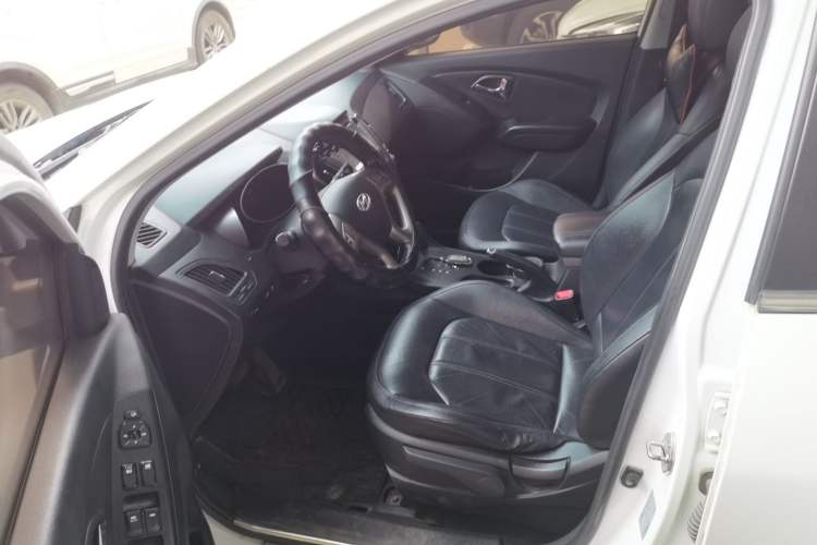 Used Hyundai ix35 2013 2.0L Automatic Two-Wheel Drive Smart GLS China IV Standard
