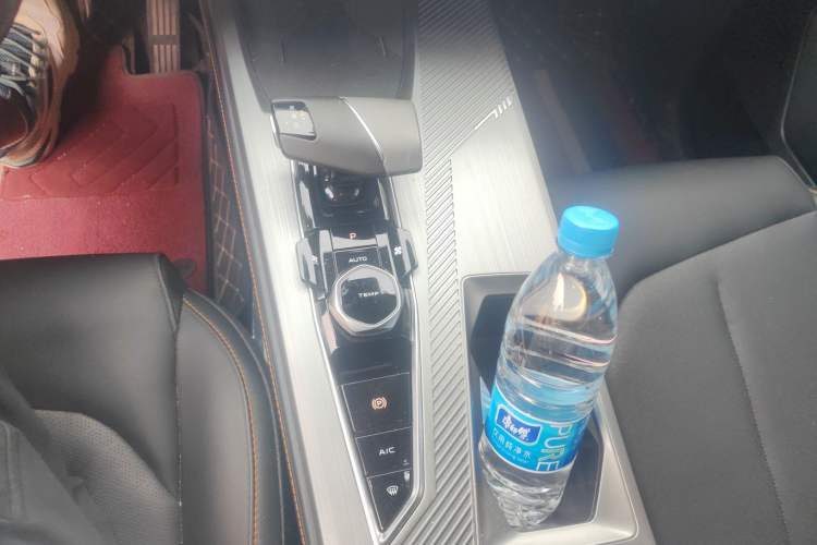 Used CHANGAN OSHAN Z6 New Energy 2023 ZhiDian iDD 150KM Flagship PLUS Smart Parking Edition Gear Lever