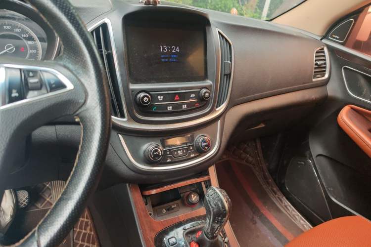 Used Baojun 560 2017 Rhythmic Edition 1.8L iAMT Prestige Model