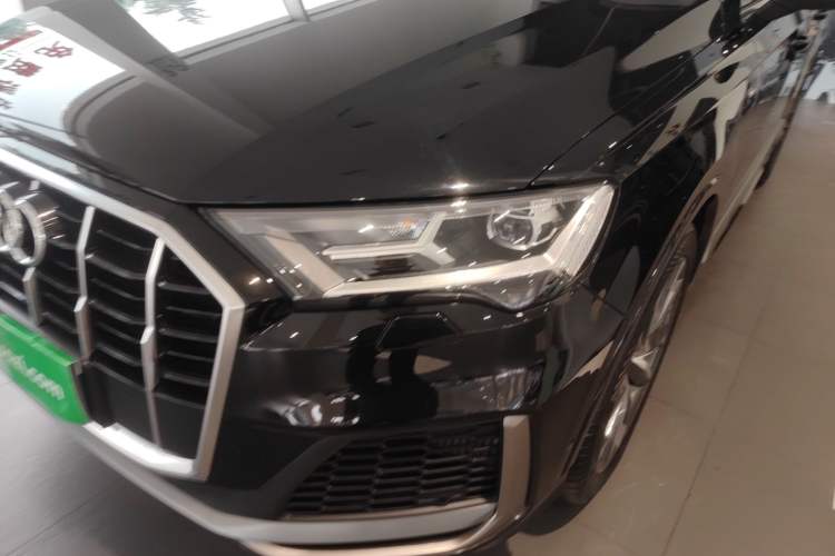 Used Audi Q7 2022 55 TFSI quattro S line Sport model

