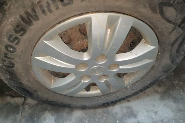 Used FORTHING Lingzhi 2013 M3 1.6L 7-seat Standard Model
