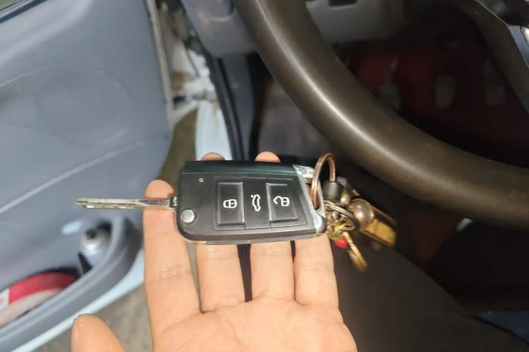 Used JMC Transit 2019 2.8T Commercial Version Long Wheelbase Mid-Roof 6-Seater Rear Single Tire China VI Emission Standard – JX493
