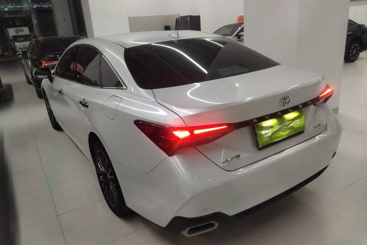 Used Toyota Avalon 2023 2.0L XLE Deluxe Edition
